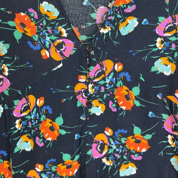 Zara TRF Navy Floral V-Neck Ruched Half Sleeve Button Front Blouse Women’s Sz XS - Picture 6 of 11